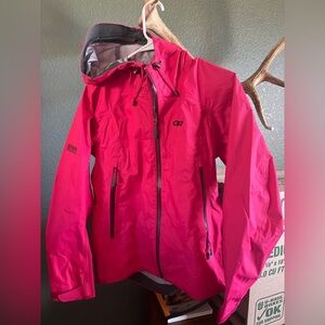 Outdoor Research Women’s Hot Pink Waterproof Jacket Small